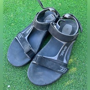Teva Minam Sandals Size 9 Mens